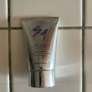 Monat Blow out Creme